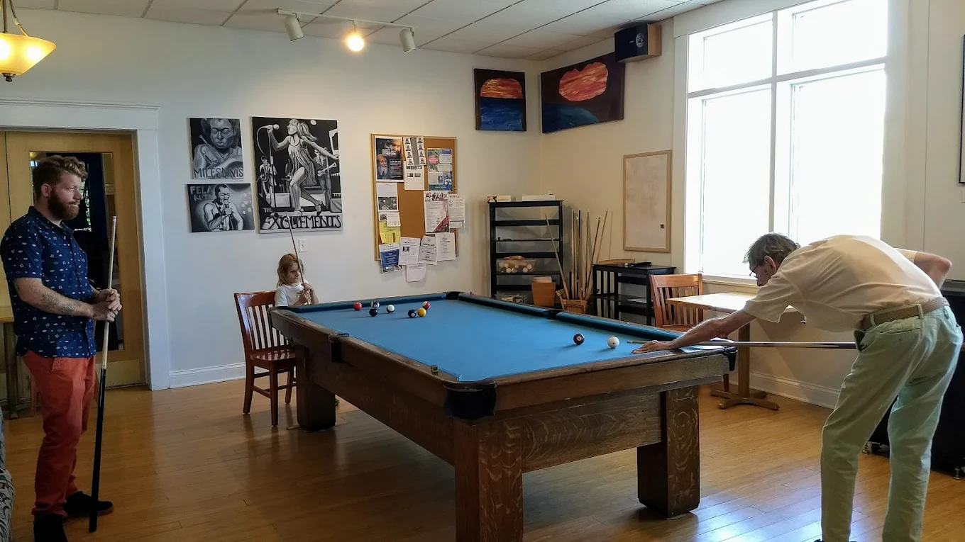 Whole grains and seasonal salad plate